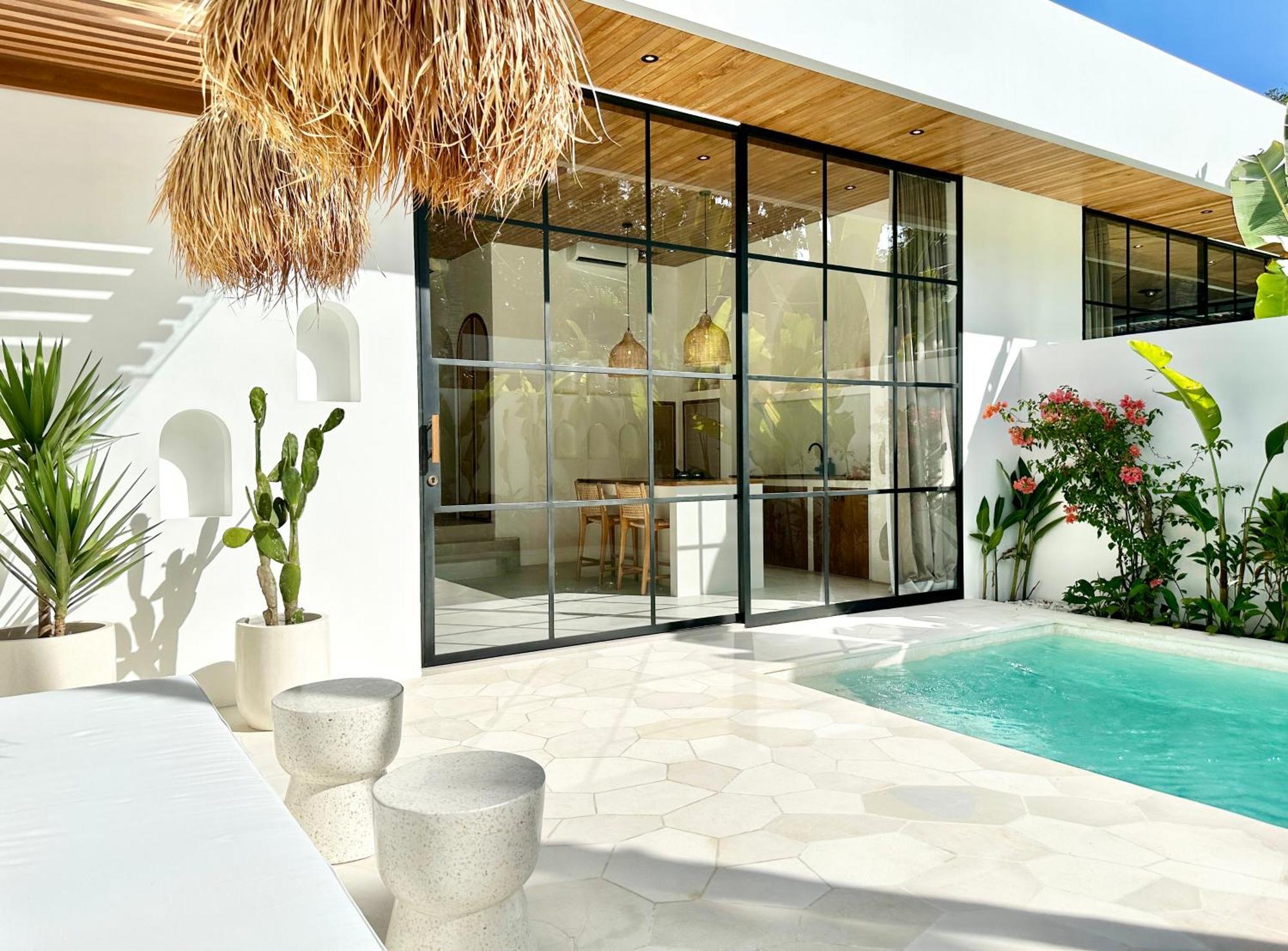 The Suites By The Young Villas Улувату Екстер'єр фото