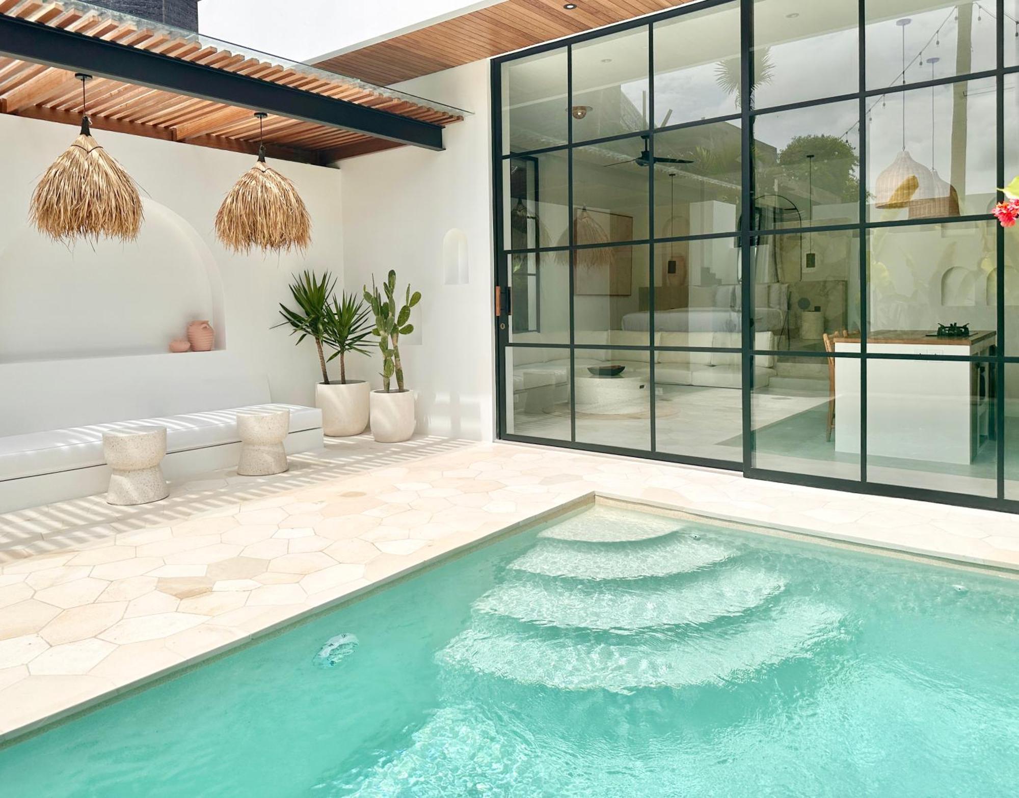 The Suites By The Young Villas Улувату Екстер'єр фото