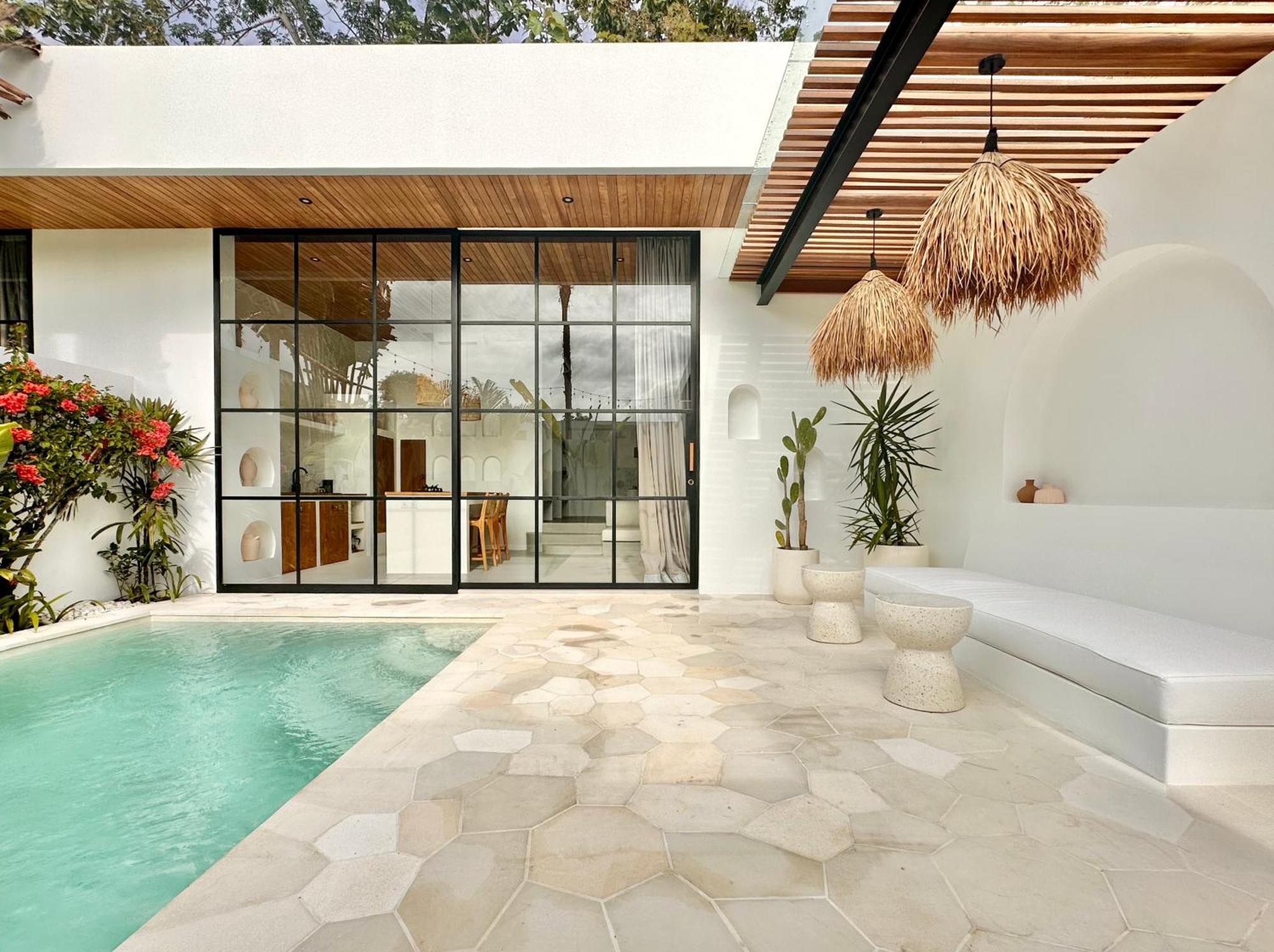 The Suites By The Young Villas Улувату Екстер'єр фото